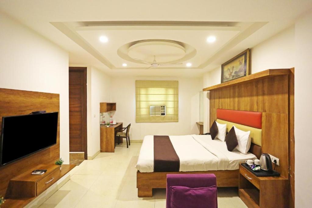 Hotel Urban Luxury Nueva Delhi Exterior foto