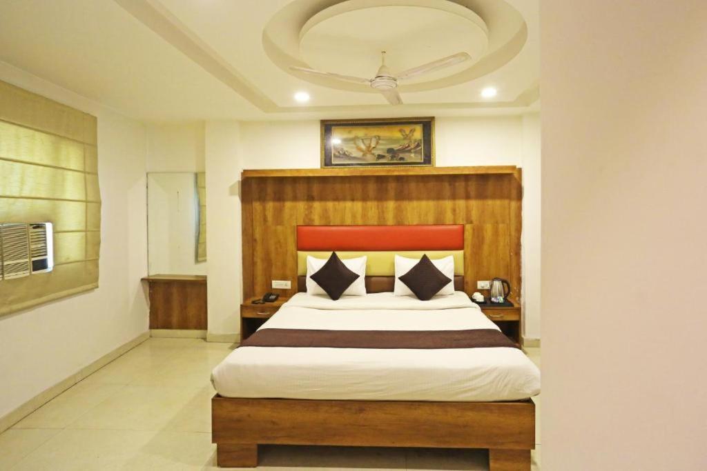 Hotel Urban Luxury Nueva Delhi Exterior foto