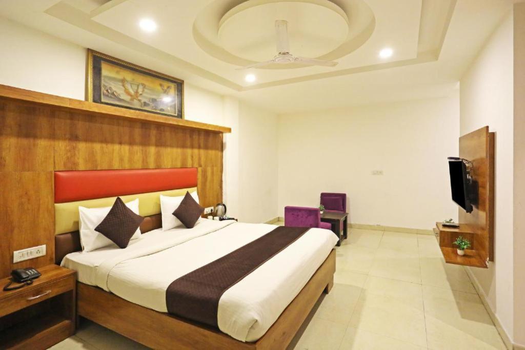 Hotel Urban Luxury Nueva Delhi Exterior foto